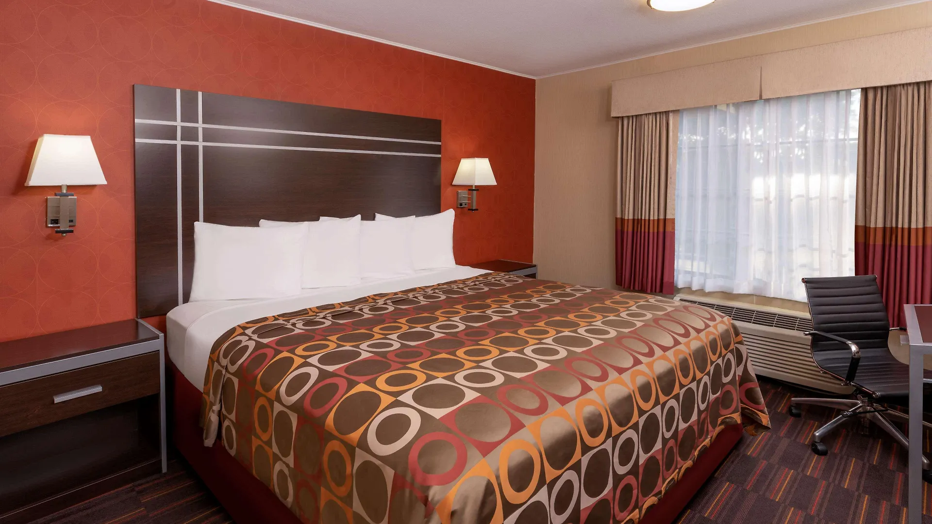 Best Western Plus Raffles Inn & Suites Anaheim Hotel