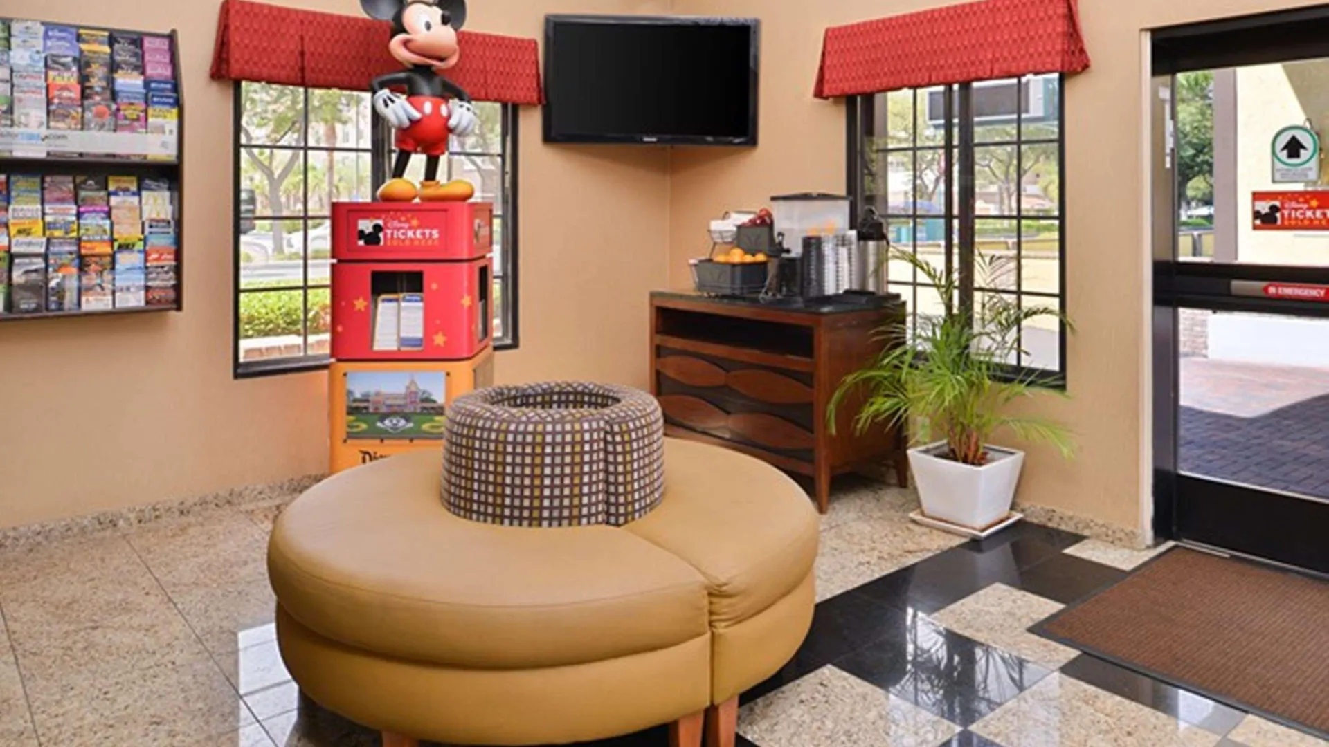 Best Western Plus Raffles Inn & Suites Anaheim