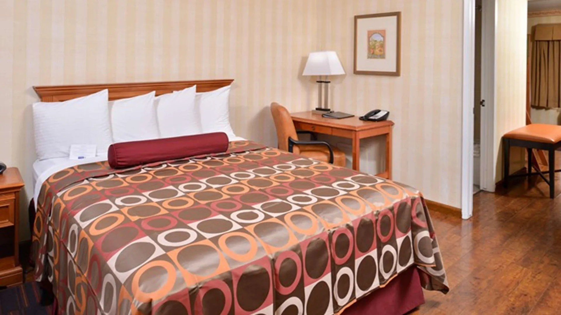 Best Western Plus Raffles Inn & Suites Anaheim