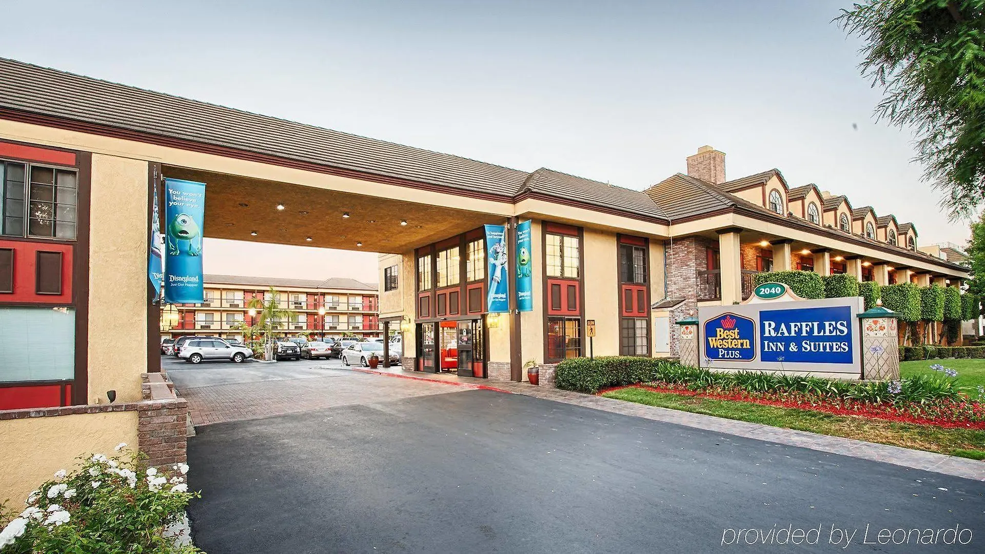 Best Western Plus Raffles Inn & Suites Anaheim