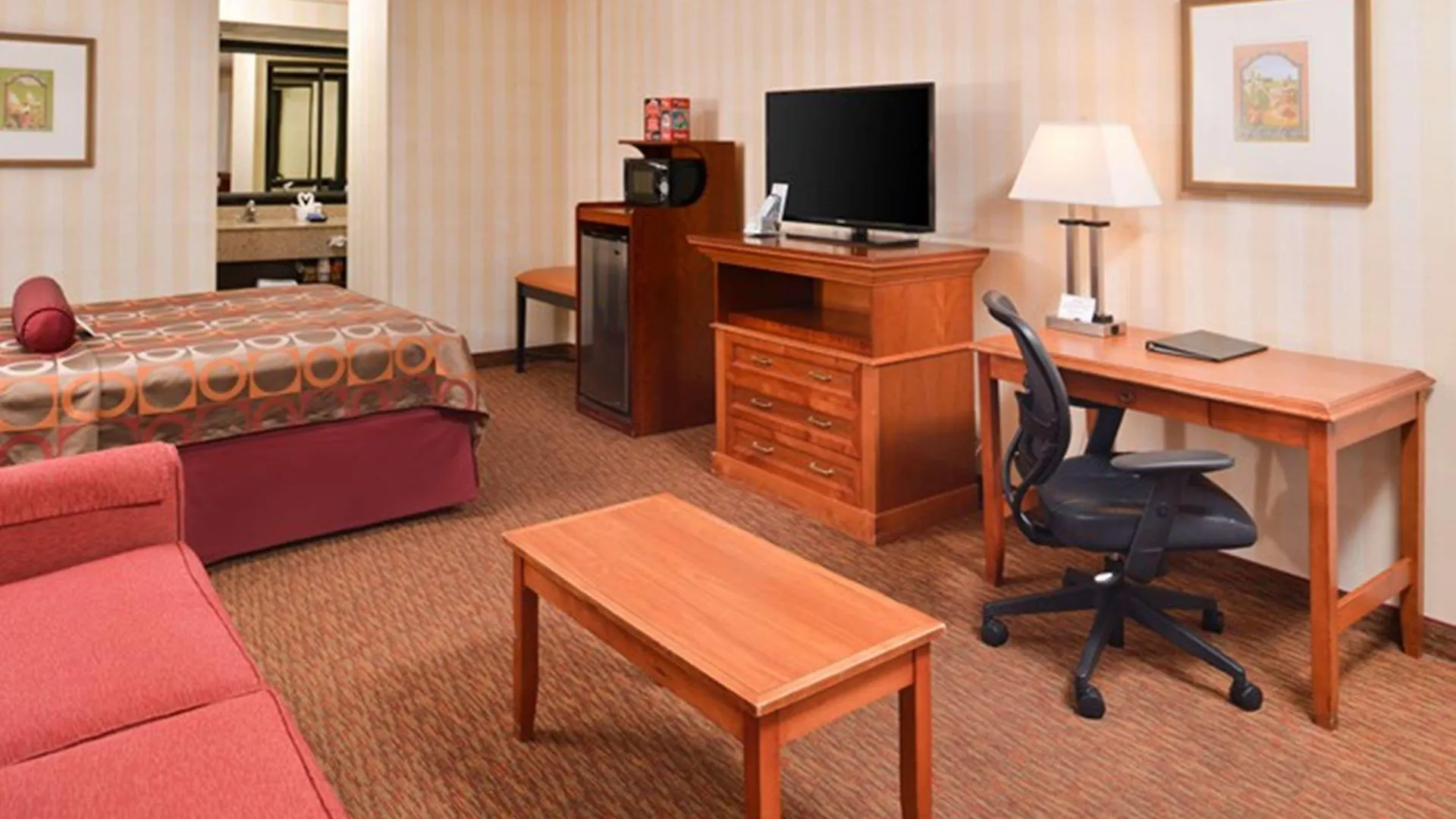 Best Western Plus Raffles Inn&Suites Anaheim 3*,
