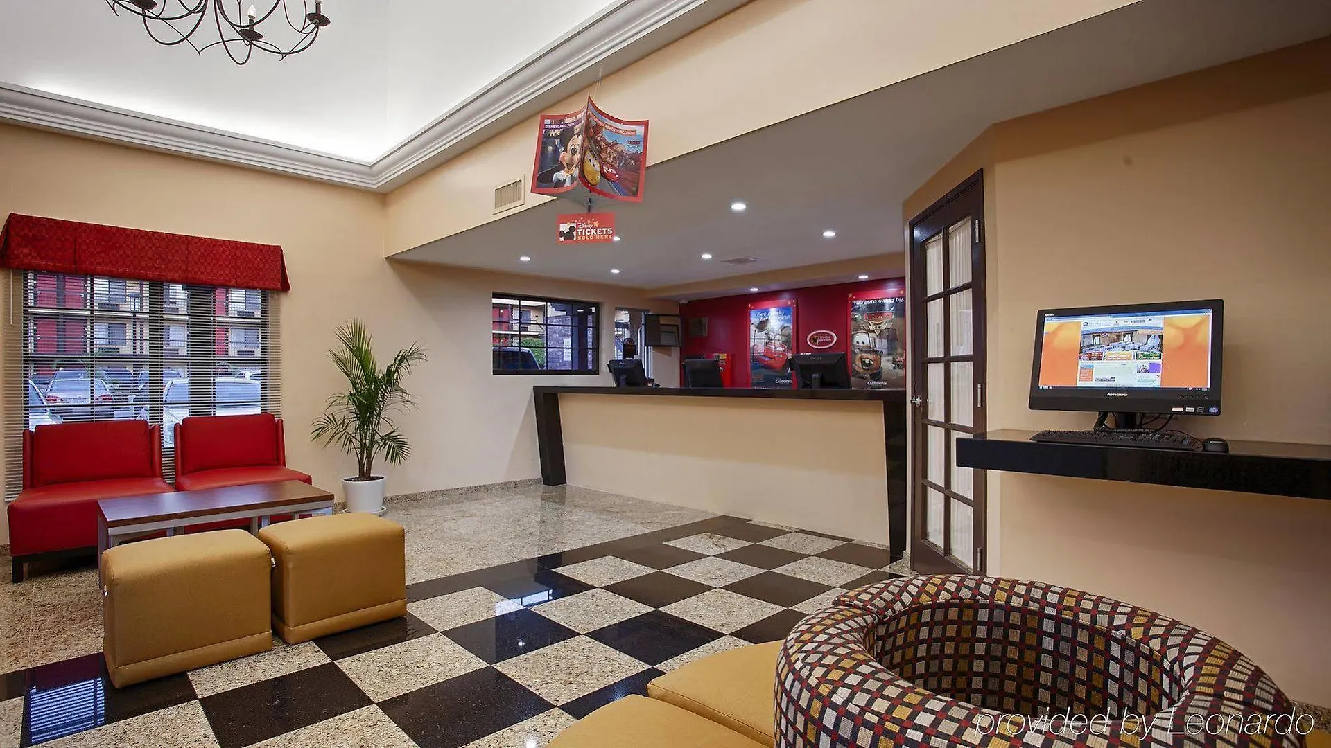 Best Western Plus Raffles Inn & Suites Άναχαϊμ 3*,