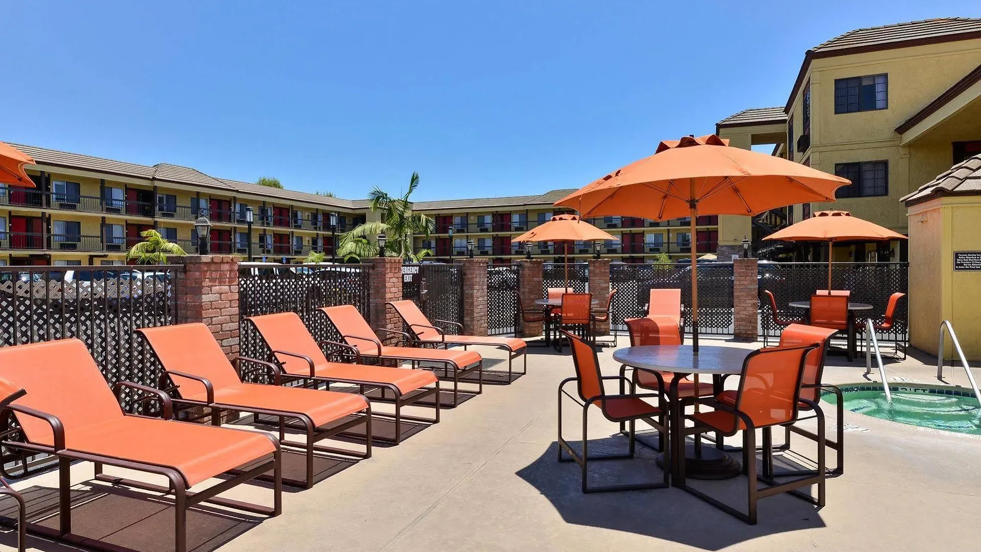 Best Western Plus Raffles Inn&Suites Anaheim 3*,  États-Unis