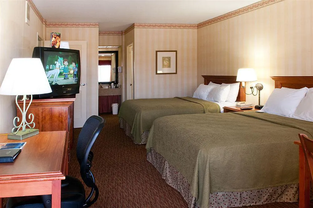 Best Western Plus Raffles Inn & Suites Άναχαϊμ 3*,